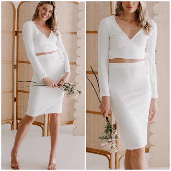 FEW LEFT❗️Sophisticated Sexy Chic Ribbed White 2-Piece Midi Skirt Set - Picture 2 of 8